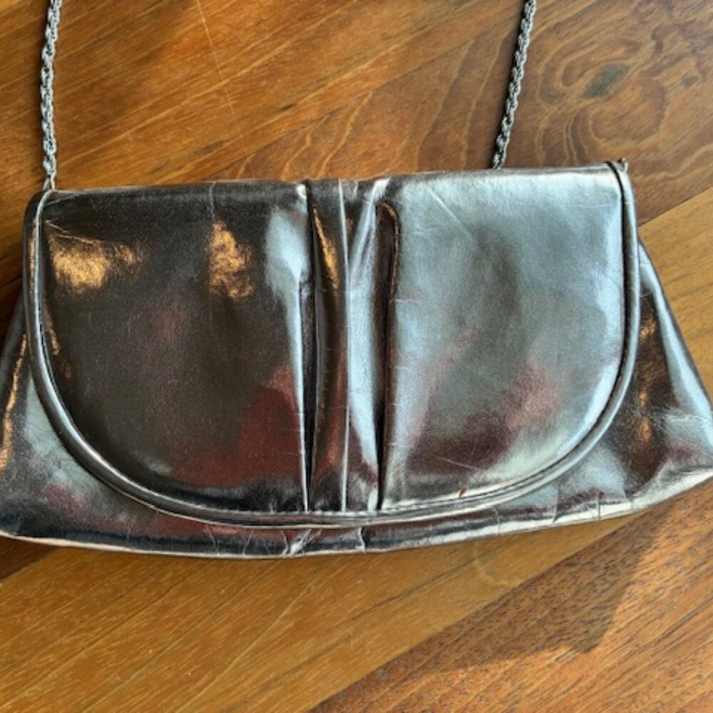 Vintage style metallic pleated mini crossbody clutch